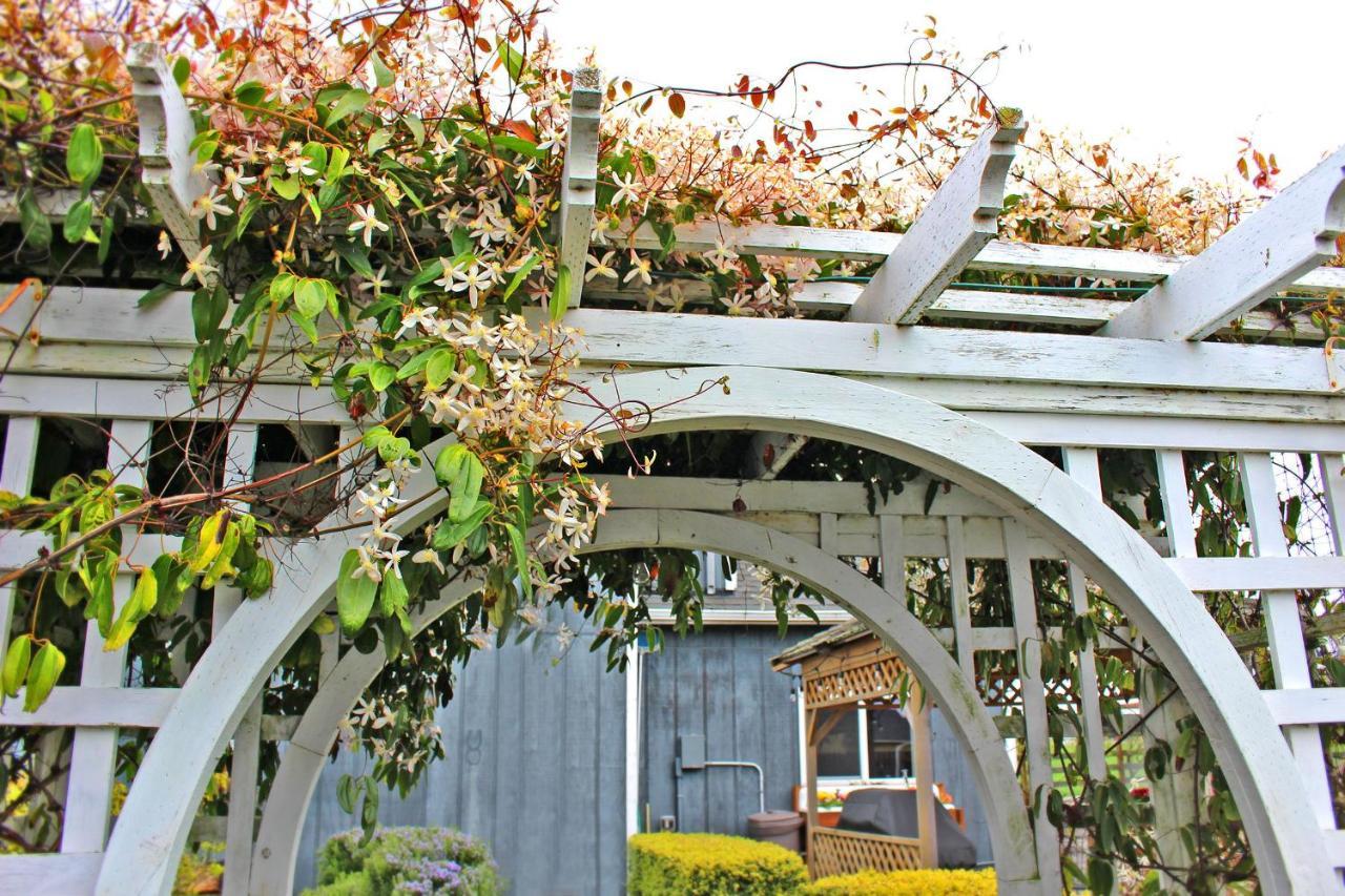 Dungeness Barn House Bed And Breakfast At Two Crows Farm Sequim Exterior foto